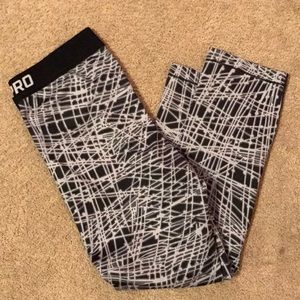 Nike pro cropped leggings